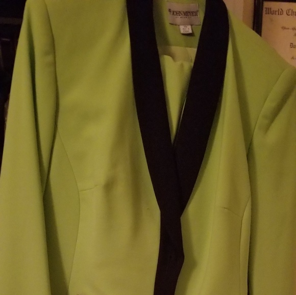 Joyce Meyers brand 2pc suit - Picture 1 of 2